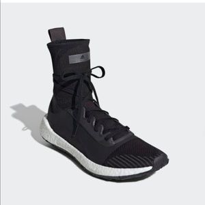 PULSEBOOST HD SHOES
Stella McCartney-Adidas 6.5